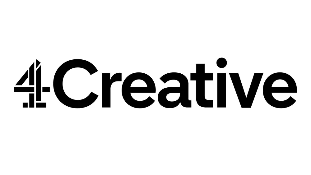 구성원이 각자 그린 C로 조합되는 4Creative 로고 시스템