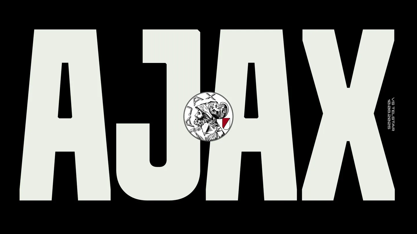 검정 바탕에 크게 놓인 AJAX 워드마크와 구단 엠블럼