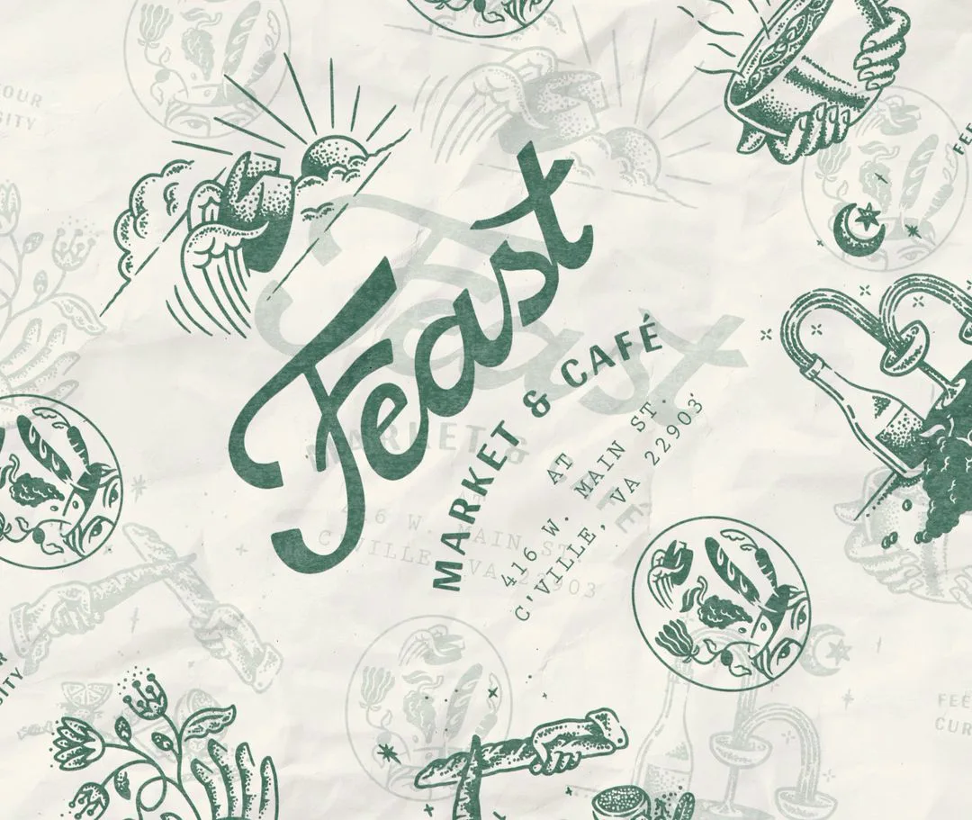 Feast Market & Café 로고와 식재료 그림이 반복된 포장지