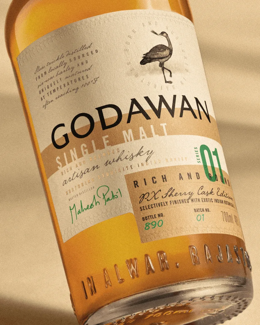 GODAWAN SINGLE MALT 라벨이 붙은 병